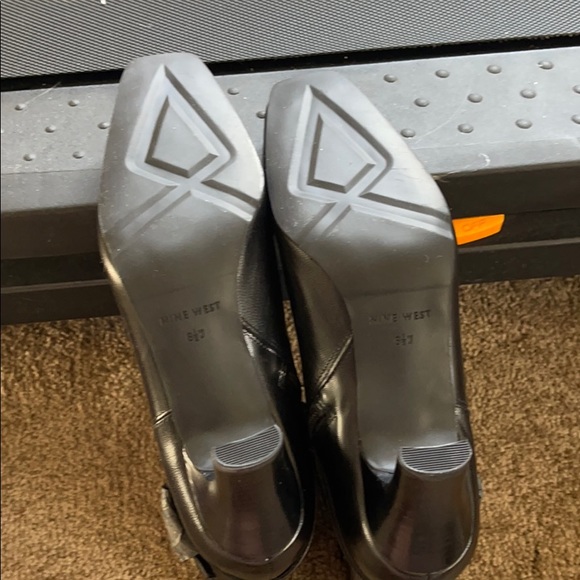 Boots 6 1/2 Wide - Picture 4 of 7